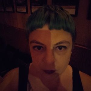 Meet your Posher, Christina